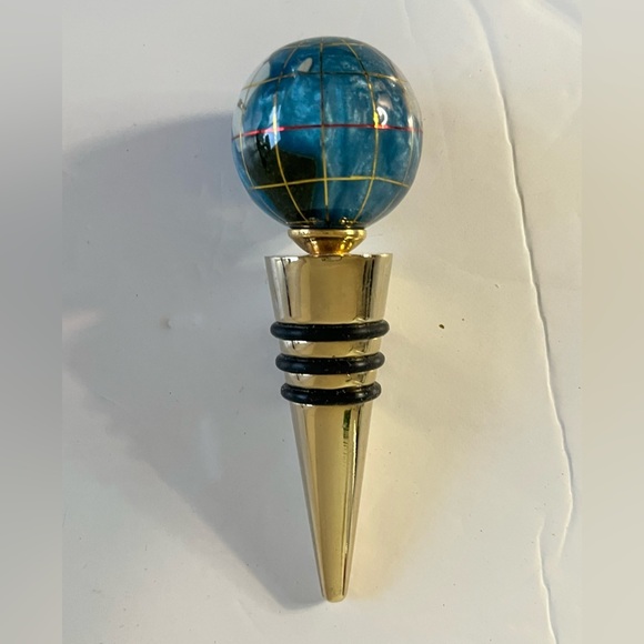 Set of 3 Globe Wine Bottle Stoppers with Gift Box – Elegant Gold & Inlay Design - Picture 5 of 9